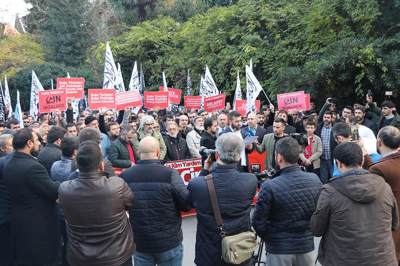 ​Zalim Çin'in zulmü İstanbul'da protesto edildi